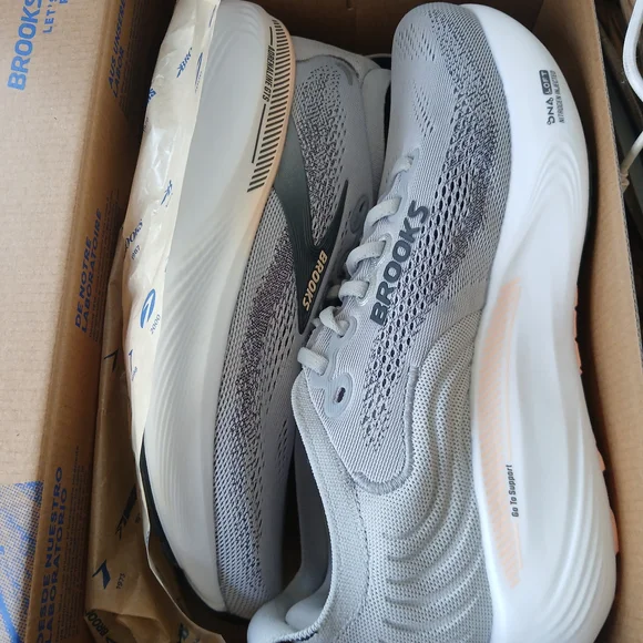 Brooks Women's Gray Running Shoes - Picture 10 of 14